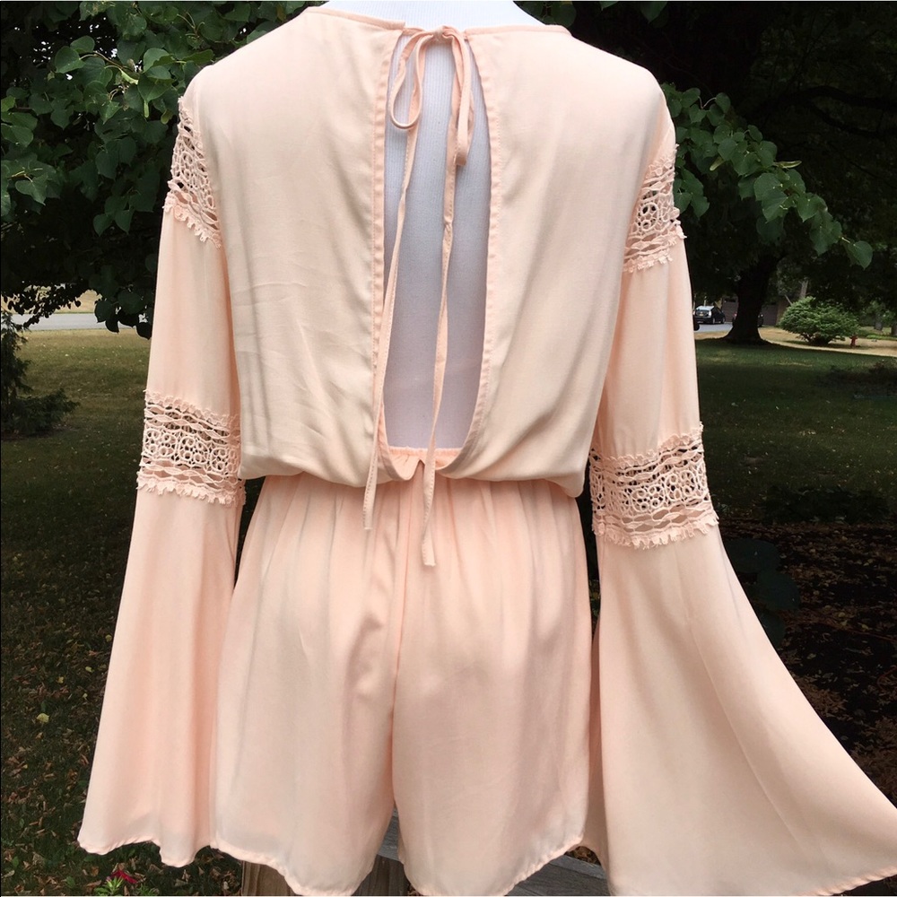 HIGH QUALITY BELL SLEEVE ROMPER - Picture 4 of 6